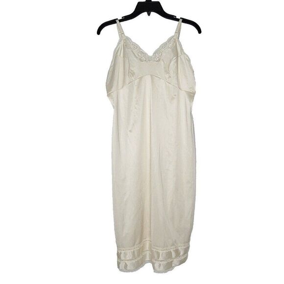 Vintage Adonna Cream Full Slip Sz 40 Nightgown Chemise Ivory Lace V Front Nylon - Picture 1 of 5